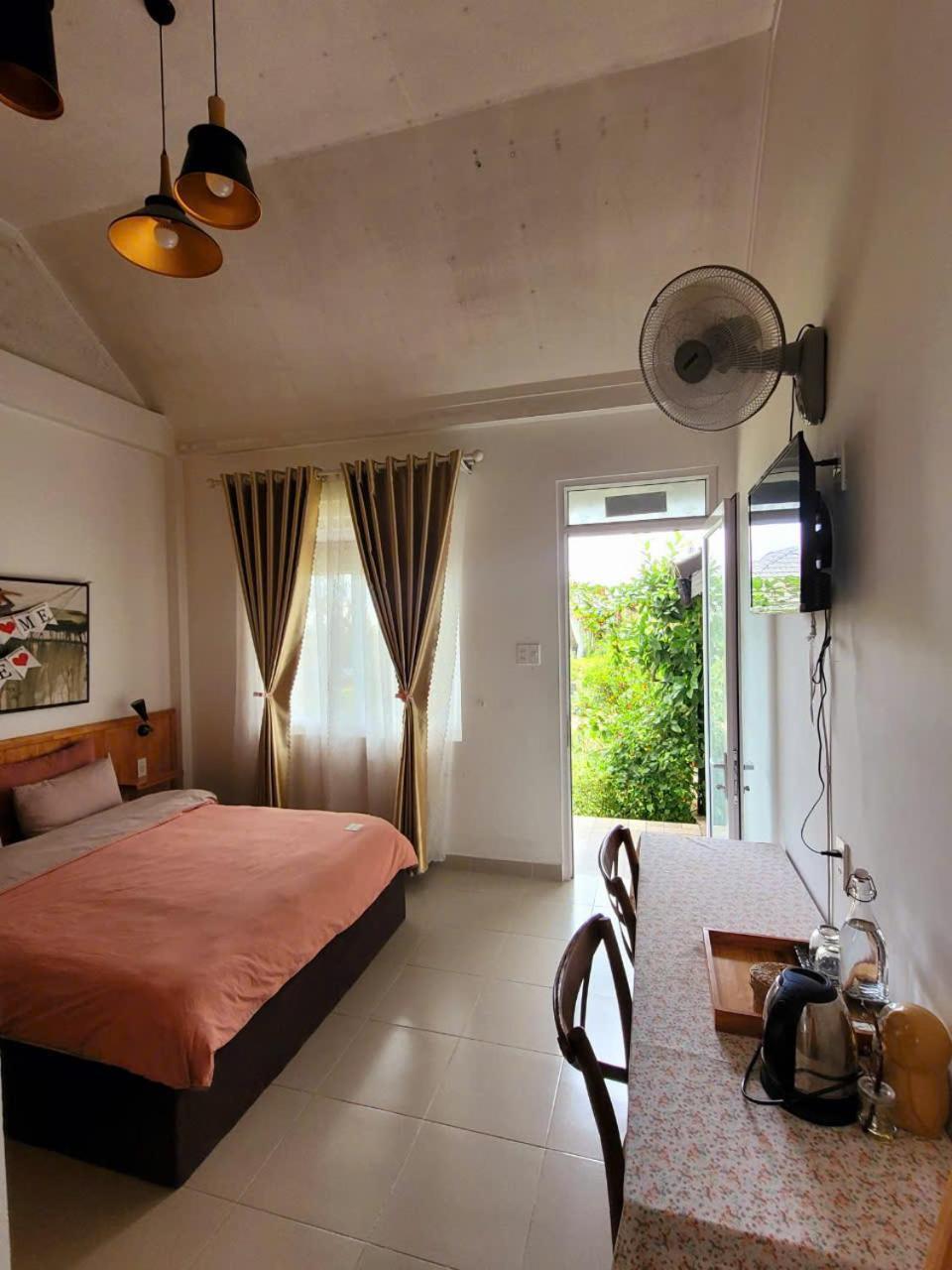 La Nha Homestay Da Lat Buitenkant foto