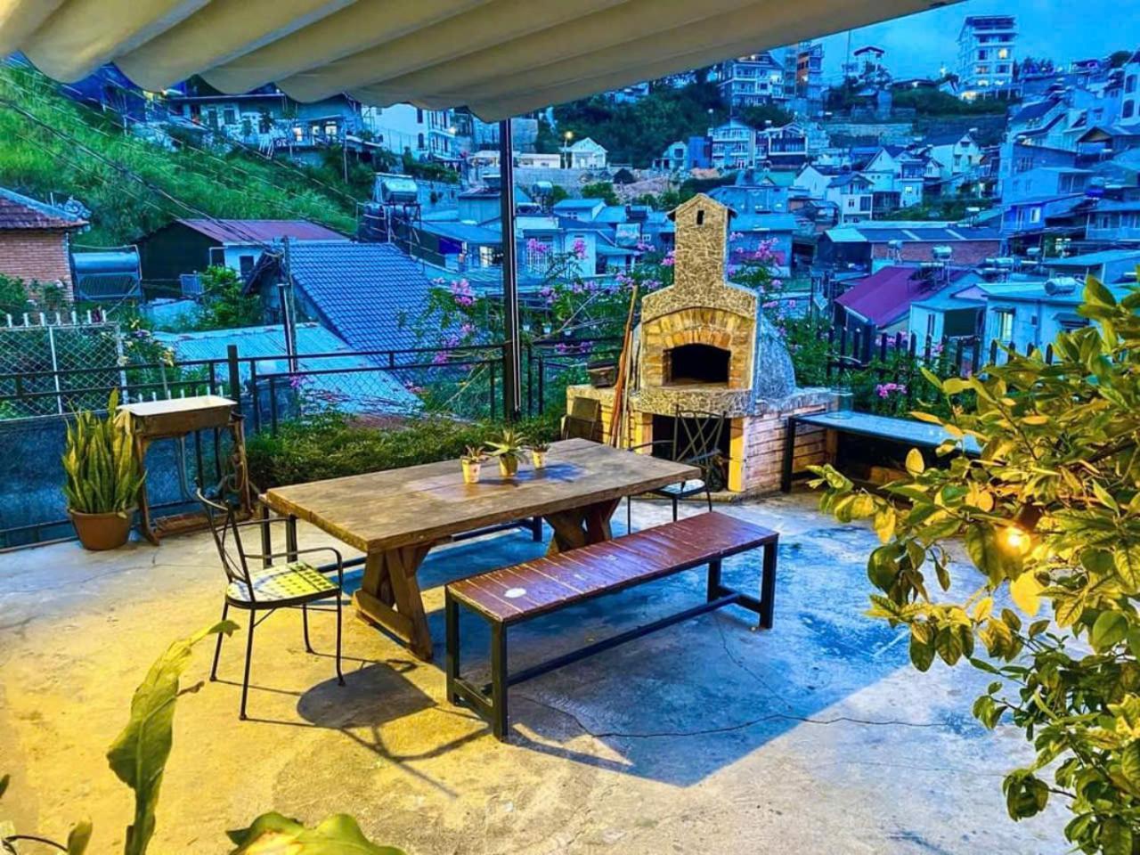 La Nha Homestay Da Lat Buitenkant foto